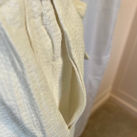 Betsy's Boutique Shop Textured White Cotton Skirt - Picture 5 of 11